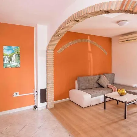 House And Apts. In Cancini/istrien 35642 Apartment