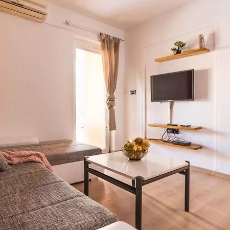 Apartment House And Apts. In Cancini/istrien 35642 Kukci