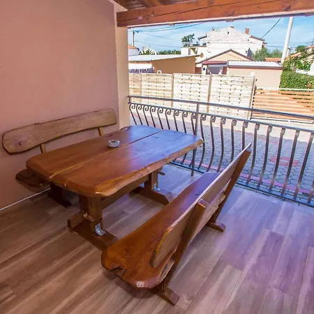 House And Apts. In Cancini/istrien 35642 Apartment Kukci