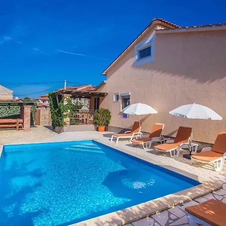 House And Apts. In Cancini/istrien 35642