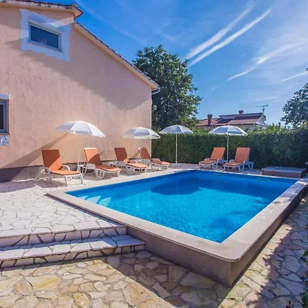 House And Apts. In Cancini/istrien 35642