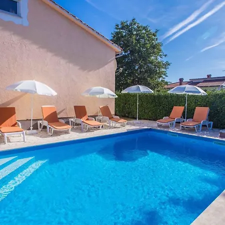 Apartment House And Apts. In Cancini/istrien 35642