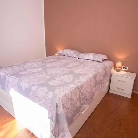 Apartment House And Apts. In Cancini/istrien 35642 Kukci