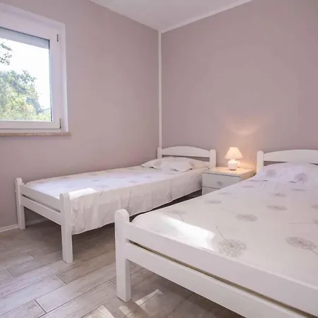 House And Apts. In Cancini/istrien 35642 Apartment *